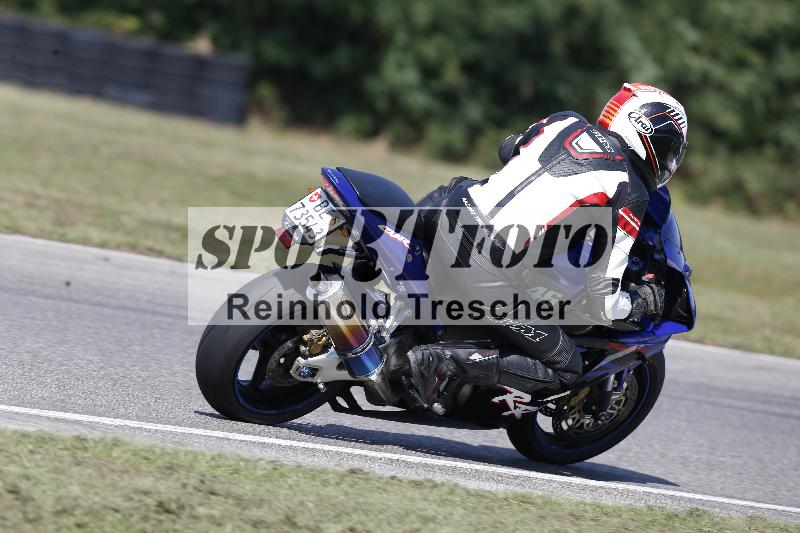 /Archiv-2025/49 26.08.2025 Cornu Master School ADR/gruen-vert/87